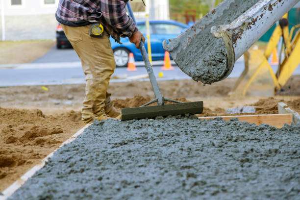 Best Concrete Pool Decks in Bushnell, IL